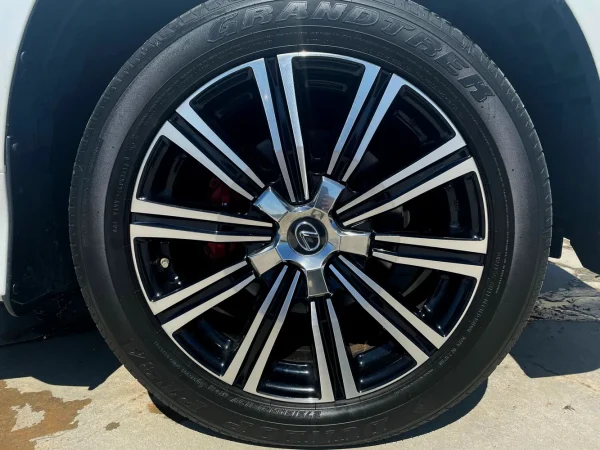 2019 Lexus LX570 Three-Row - Image 50
