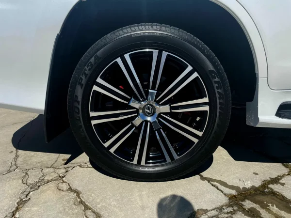 2019 Lexus LX570 Three-Row - Image 51
