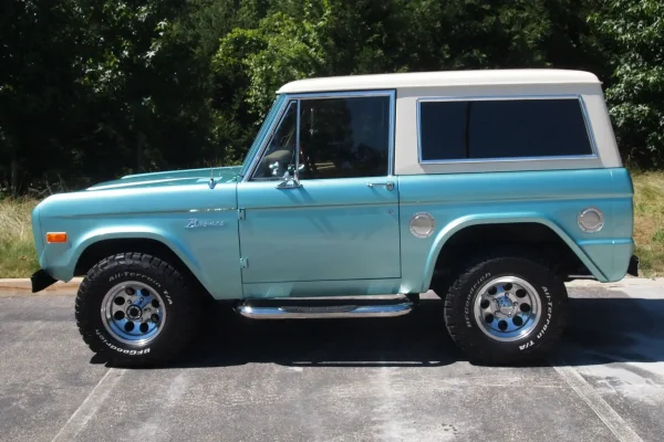 1977 Ford Bronco RestoMode - Image 2