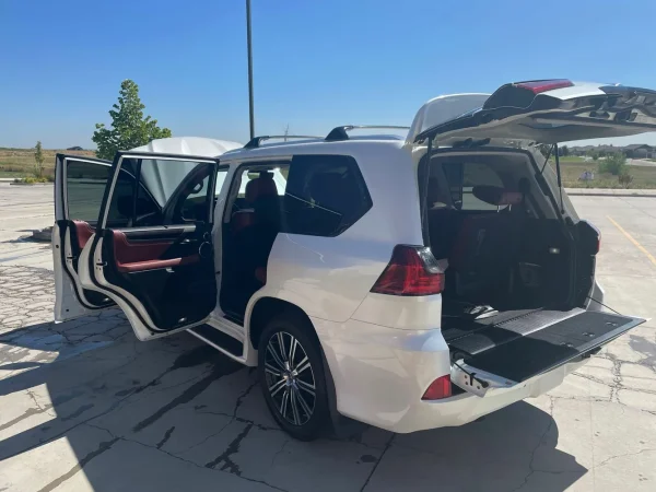 2019 Lexus LX570 Three-Row - Image 59