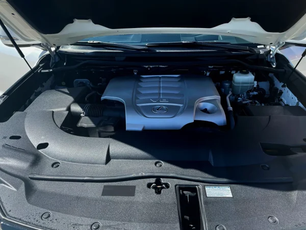 2019 Lexus LX570 Three-Row - Image 60