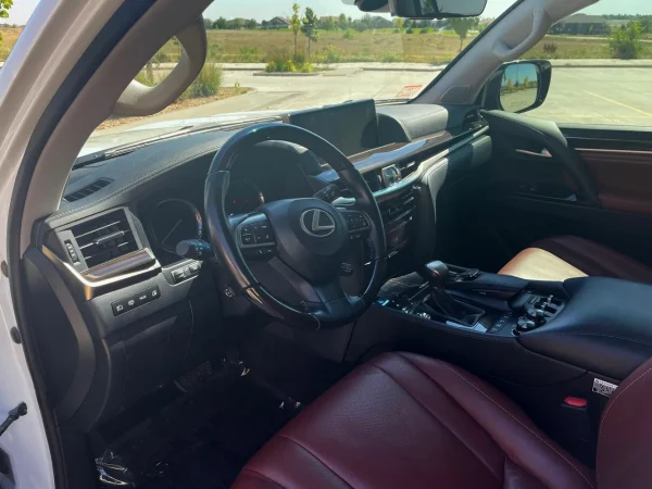 2019 Lexus LX570 Three-Row - Image 62