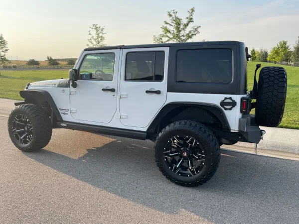 2011 Jeep Wrangler Unlimited Rubicon - Image 18