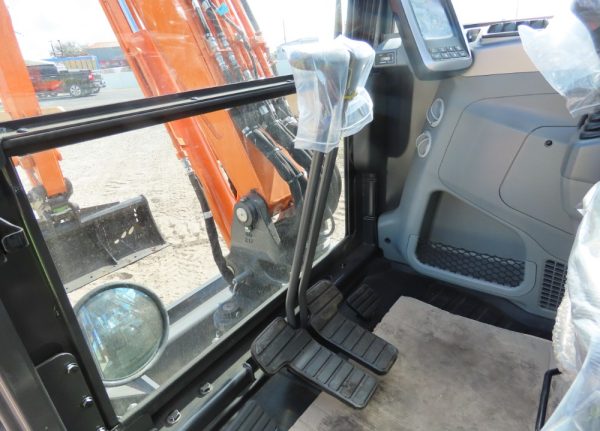 2021 Doosan DX62R-3 Mini Excavator - Image 3