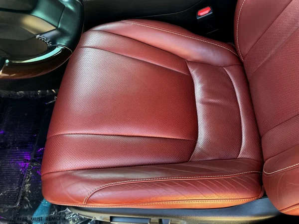 2019 Lexus LX570 Three-Row - Image 17