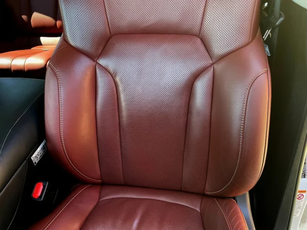 2019 Lexus LX570 Three-Row - Image 18