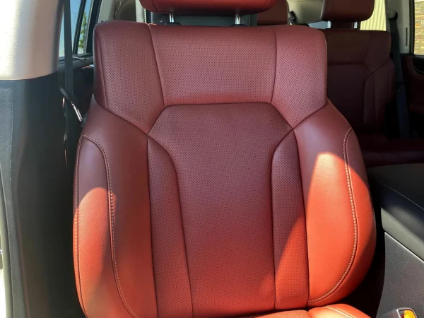 2019 Lexus LX570 Three-Row - Image 22