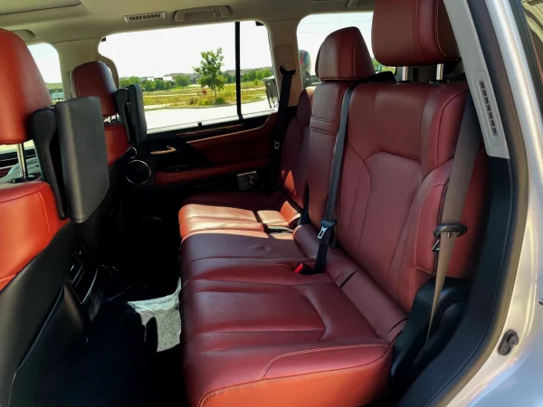 2019 Lexus LX570 Three-Row - Image 26