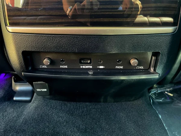 2019 Lexus LX570 Three-Row - Image 29