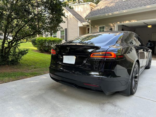 2022 Tesla Model S Dual-Motor AWD - Image 16