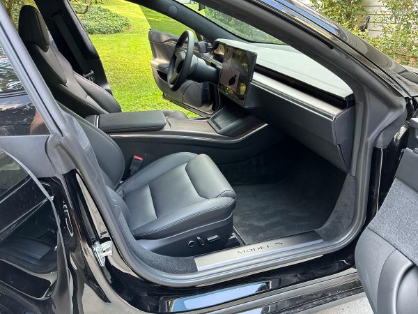 2022 Tesla Model S Dual-Motor AWD - Image 31