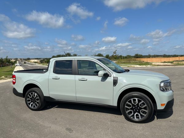 2023 Ford Maverick Lariat Luxury Package