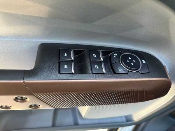 2023 Ford Maverick Lariat Luxury Package - Image 43
