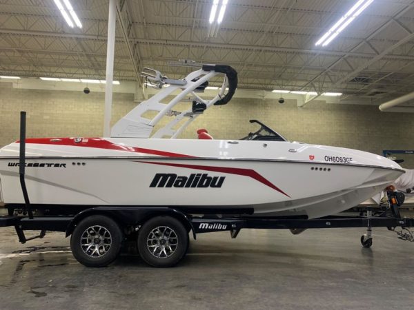 2020 Malibu Boats 21 VLX - Image 11