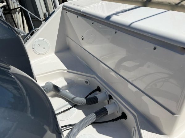 2018 Pursuit DC 265 - Image 11