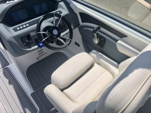 2018 Cobalt Boats 25SC - Image 31