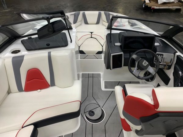 2020 Malibu Boats 21 VLX - Image 12