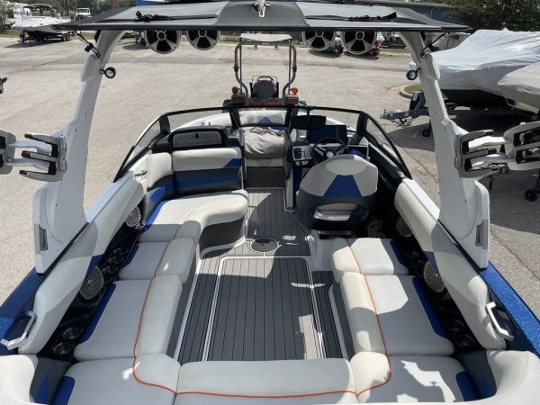 2016 Malibu Boats 23 LSV - Image 13