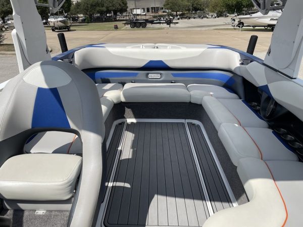 2016 Malibu Boats 23 LSV - Image 14