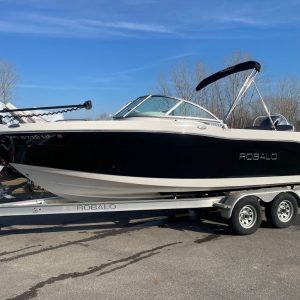 2018 Robalo R207