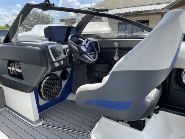 2016 Malibu Boats 23 LSV - Image 17