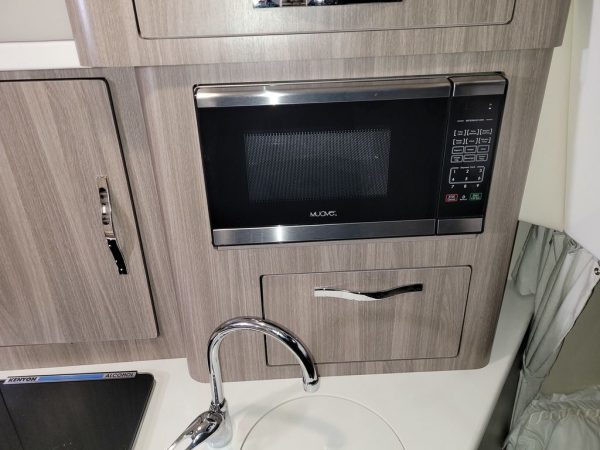 2020 Regal 28 Express - Image 18