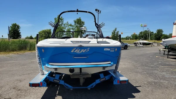 2015 Tige R20 - Image 10