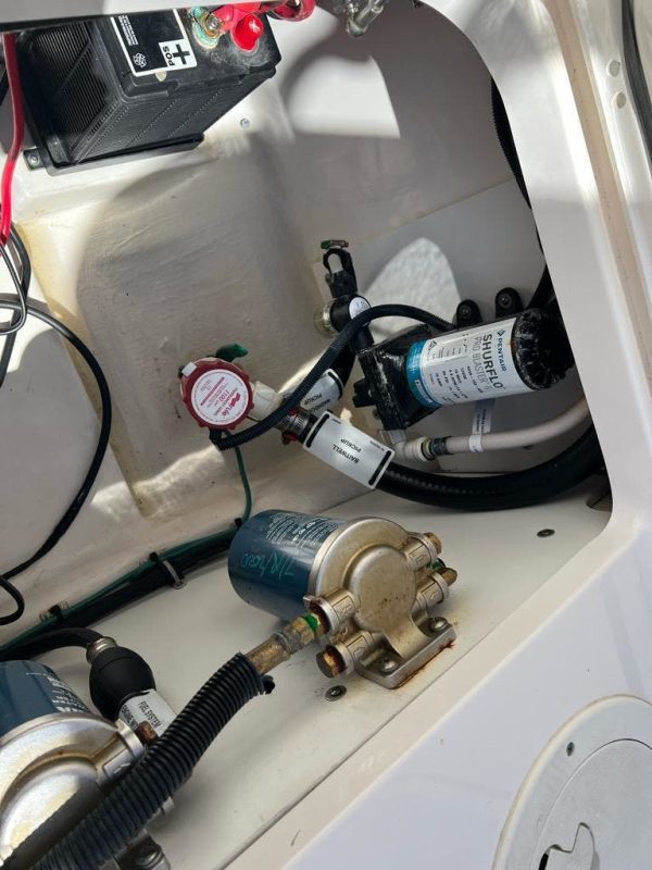 2018 Pursuit DC 265 - Image 20