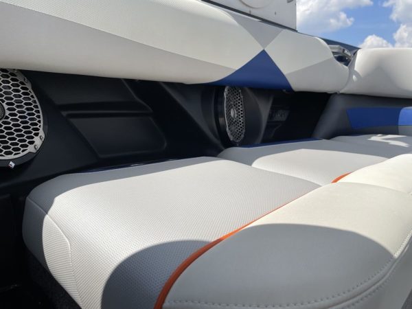 2016 Malibu Boats 23 LSV - Image 21