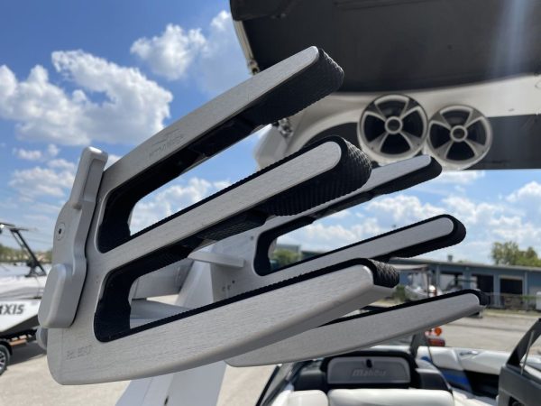 2016 Malibu Boats 23 LSV - Image 23