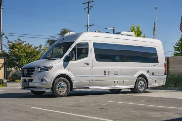 2021 Airstream Interstate 24GT Tommy Bahama Relax Edition - Image 18