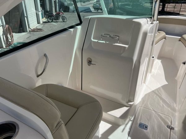2018 Pursuit DC 265 - Image 25