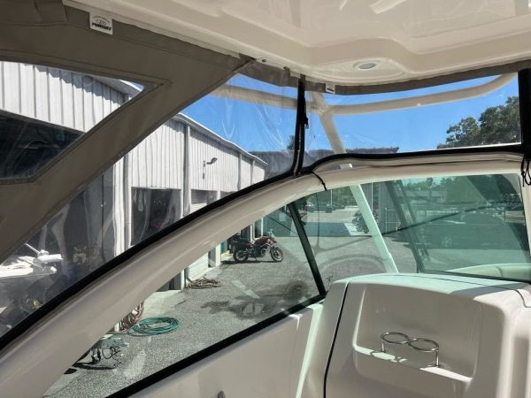 2018 Pursuit DC 265 - Image 26