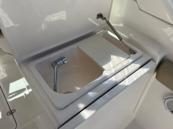 2018 Pursuit DC 265 - Image 30