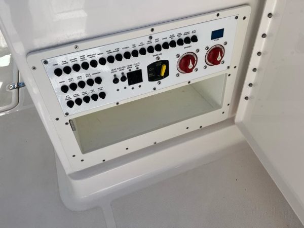 2018 Pursuit DC 265 - Image 31