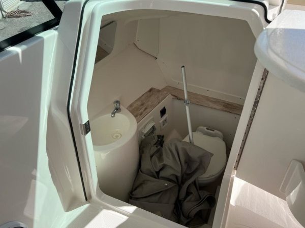 2018 Pursuit DC 265 - Image 38