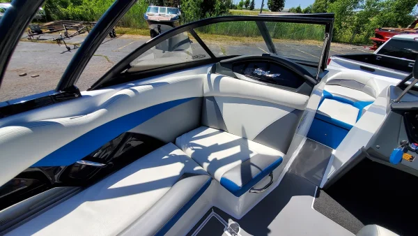 2015 Tige R20 - Image 18