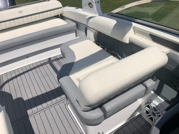 2018 Cobalt Boats 25SC - Image 13