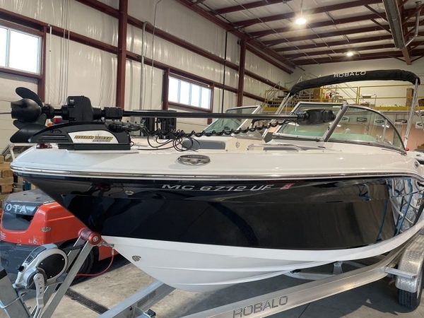 2018 Robalo R207 - Image 6