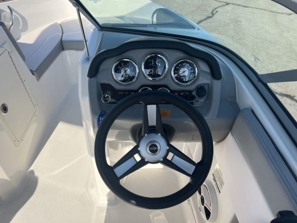 2019 Chaparral 19 H2O Sport - Image 10