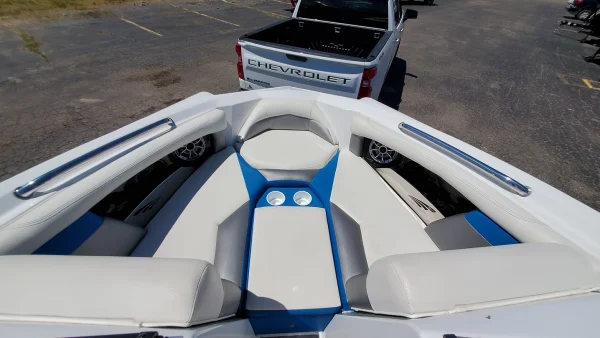 2015 Tige R20 - Image 2