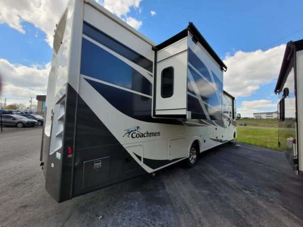 2022 Coachmen Mirada 35ES - Image 11
