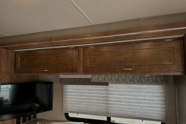 2018 Winnebago Intent 26T - Image 12