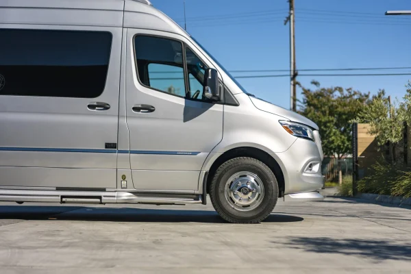 2021 Airstream Interstate 24GT Tommy Bahama Relax Edition - Image 28