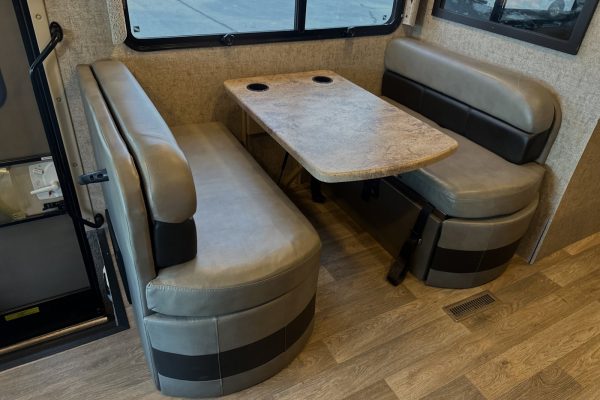 2017 Thor Motor Coach Outlaw 37BG - Image 12