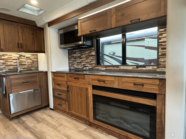 2022 WINNEBAGO JOURNEY 34N - Image 65