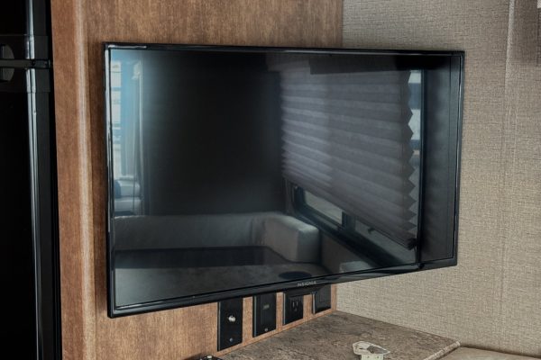 2018 Winnebago Intent 26T - Image 13