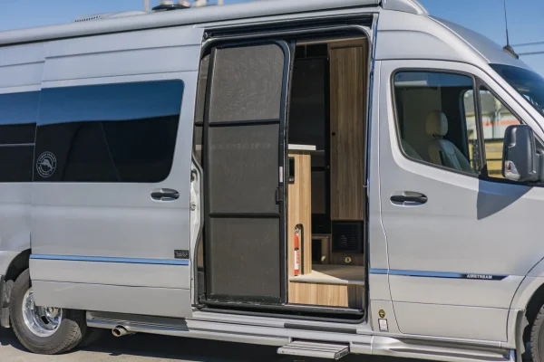 2021 Airstream Interstate 24GT Tommy Bahama Relax Edition - Image 29
