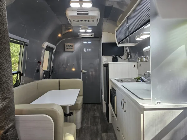 2019 Airstream Bambi Sport 22FB - Image 7