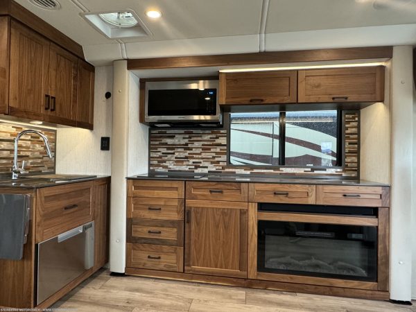 2022 WINNEBAGO JOURNEY 34N - Image 67